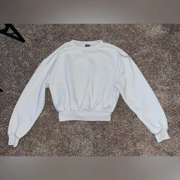 Wild Fable Light Gray Crewneck Sweatshirt - Picture 2 of 5